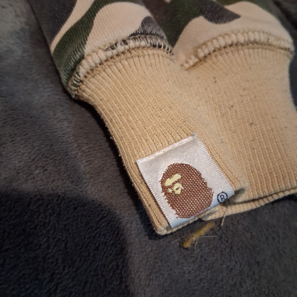 A Bathing Ape BAPE Camo Hoodie Size Large Gorilla Logo College Pullover OBO - Picture 4 of 15